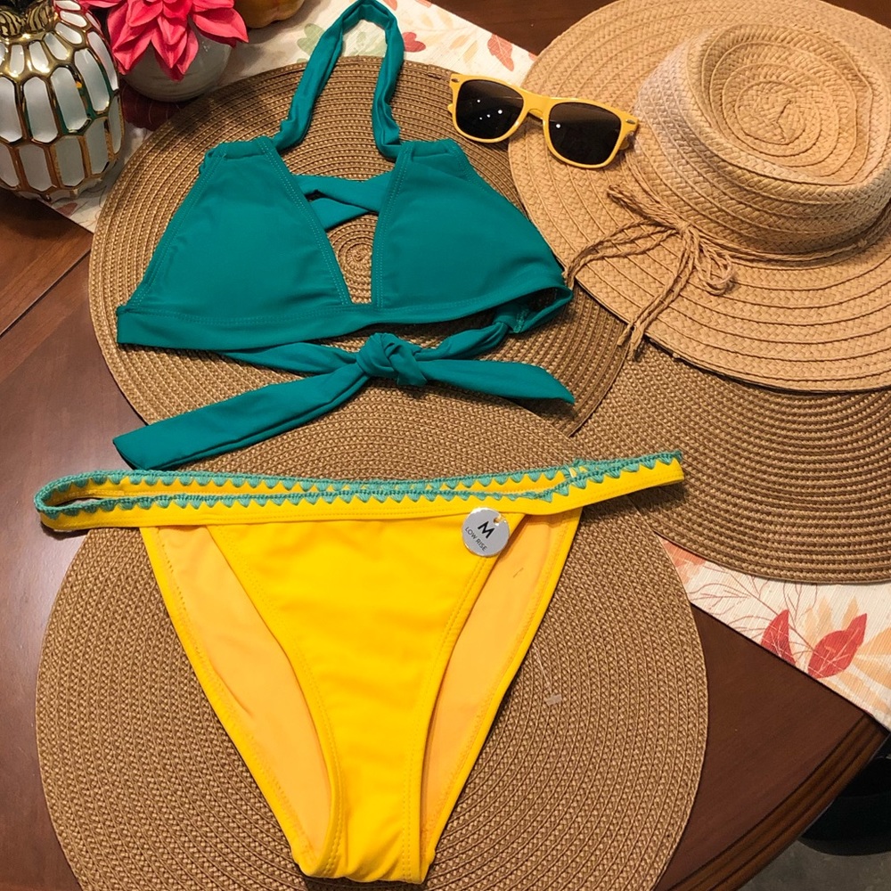 Forever 21 Pineapple Swimsuit ✨🍍 👙✨ - Picture 4 of 7